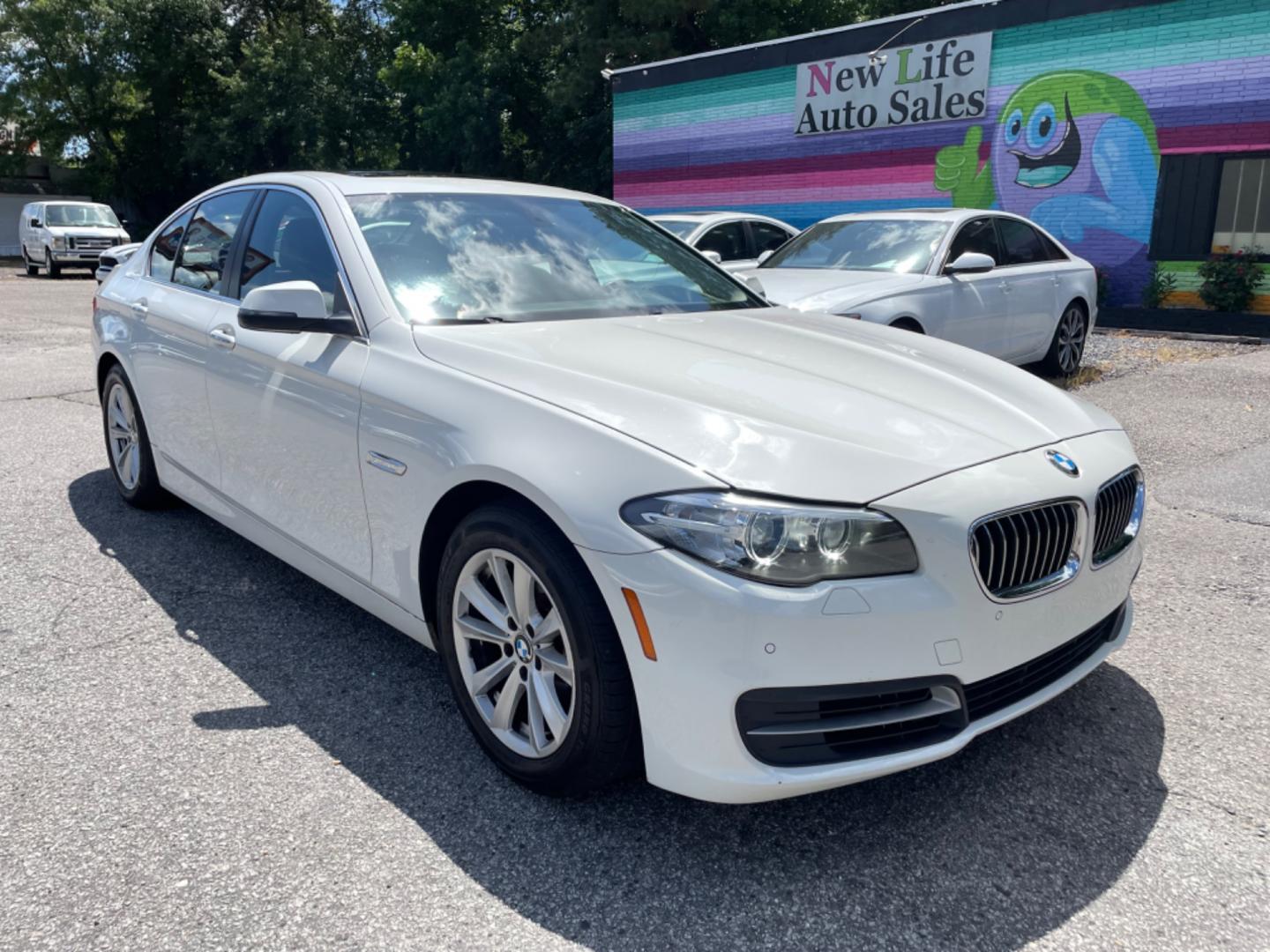 2014 WHITE BMW 5 SERIES 528I (WBA5A5C53ED) with an 2.0L engine, Automatic transmission, located at 5103 Dorchester Rd., Charleston, SC, 29418-5607, (843) 767-1122, 36.245171, -115.228050 - Photo#0